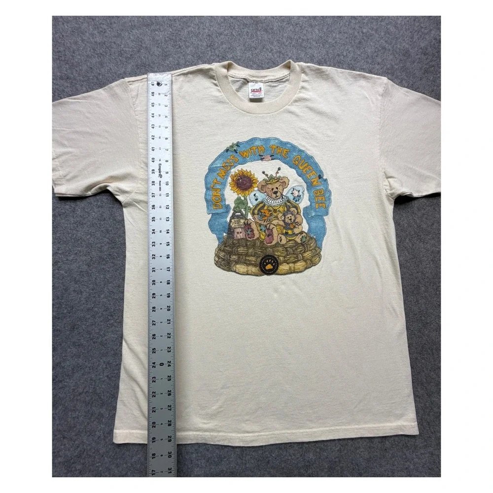 Vintage Anvil Queen Bee Teddy Bear Graphic T-Shirt Cream 2XL Cotton Short Sleeve